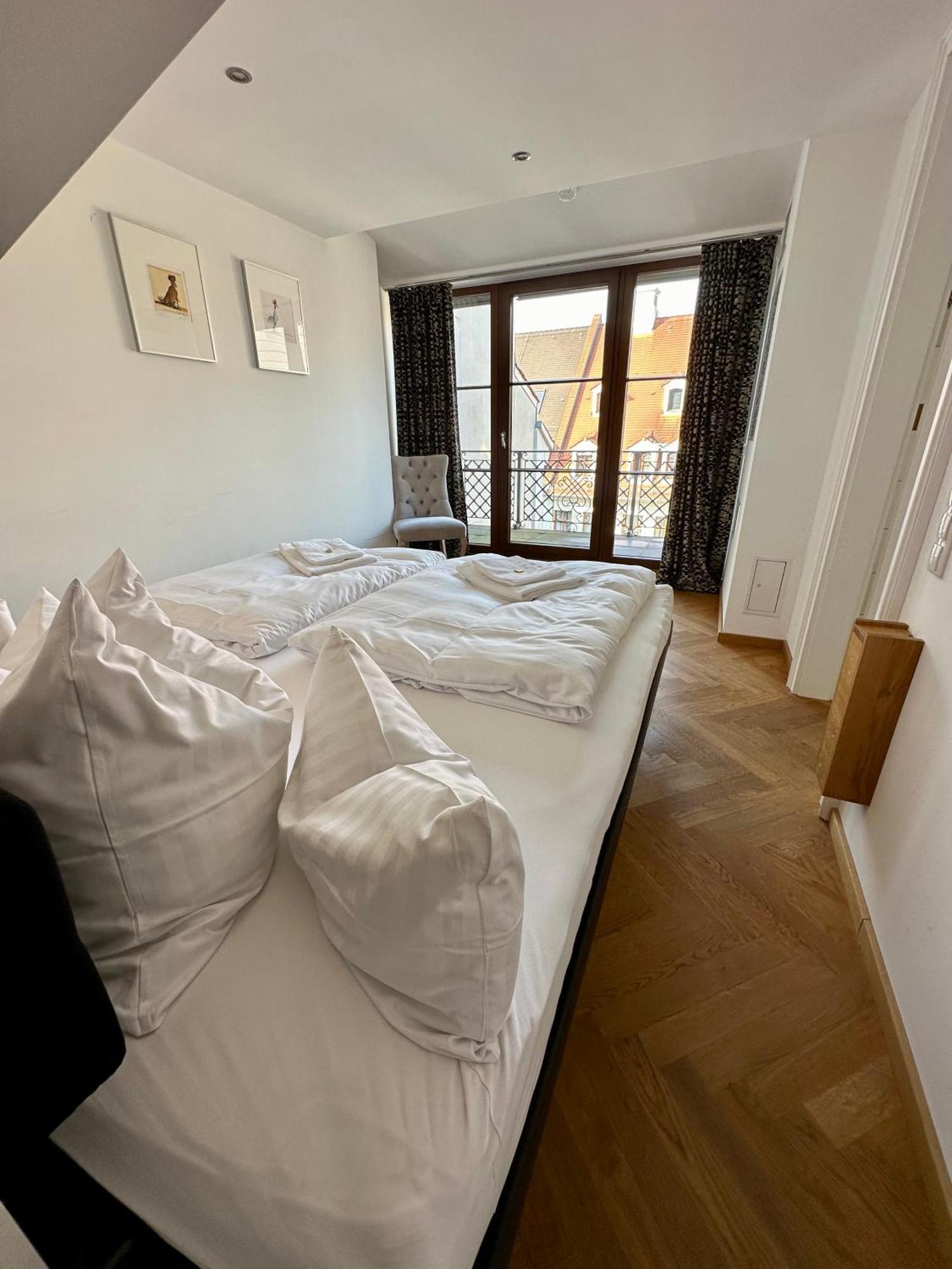 Luxus Suite Mit Einmaligem Blick Auf Die Frauenkirche Dresden Exterior photo
